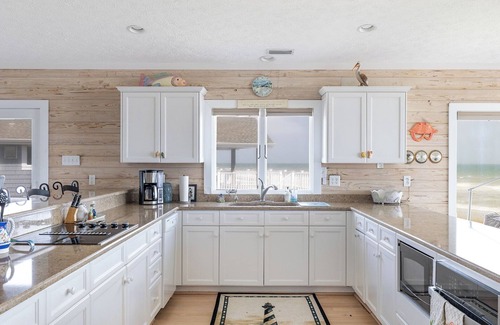 Pine Knoll Shores House | Slow M'Ocean: Oceanfront, Elevator, 4BR, 4.5BA, Community Pool