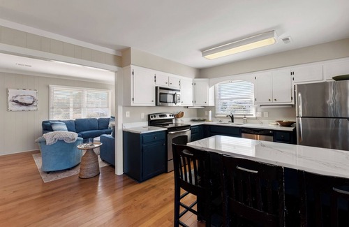 Carolina Dunes House | Slumbering Duck: 2-Min Walk to Beach | Dogs OK