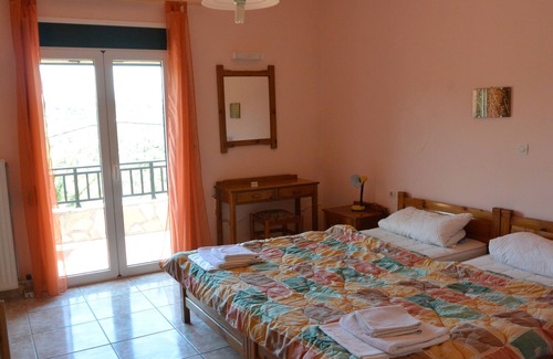 Agios Vasileios Apartment | Small apartment in an idyllic olive grove, communal pool & free WiFi
