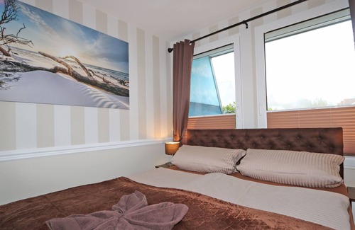 Ostseebad Wustrow House | Small but nice. 2 bedroom bungalow with terrace - 40 m from the beach!