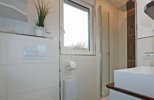 Ostseebad Wustrow House | Small but nice. 2 bedroom bungalow with terrace - 40 m from the beach!