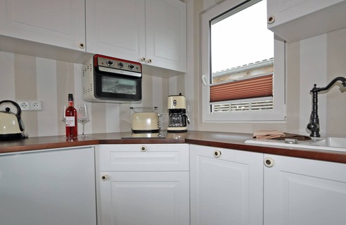 Ostseebad Wustrow House | Small but nice. 2 bedroom bungalow with terrace - 40 m from the beach!