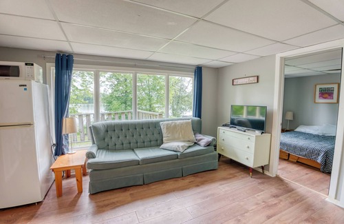 Frontenac Cabin | Small CottagennCharming 2-Bed Cottage: Your Lakeside Oasis for 4!