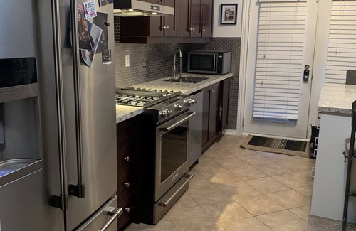 Regal Heights House | Small cozy room with bathroom on main floor