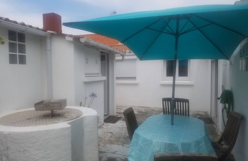Saint-Gilles-Croix-de-Vie House | Small fisherman's house near train station and beach