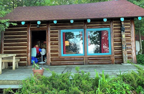Harbor Springs Cabin | Small Log Cabin , Lake Michigan beachfront, Good Hart area