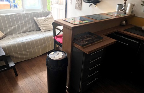 Le Pradet Apartment | Small nest feet in the water