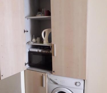 Liberty Avenue Apartment | Small room with a private external bathroom