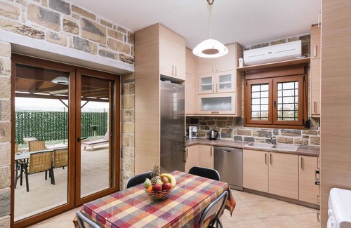 Faistos House | Small stone house just a few minutes' walk from the beach