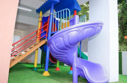 Thompson Estate Apartment | Smart Castles Leo