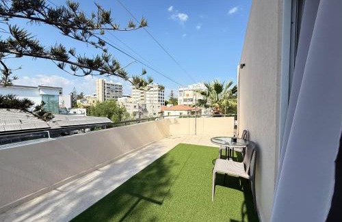 Historical Center Apartment | Smart Deluxe Studio N9 private Kitchenette Balcony Beach 250m Marina Port 900m