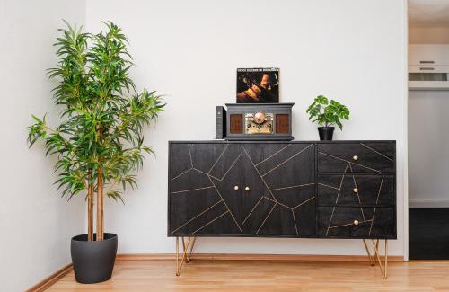 Barmen Apartment | Smart Home - Wuppertal - Perfect for 4 Guests! Central - Netflix - Schwebebahn - Free Parking Zone