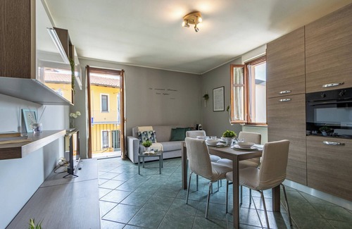 Castelletto Sopra Ticino Apartment | [SMART FLAT] Apartment whit Private Garage, Free Wi-Fi