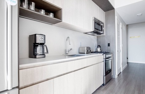 South Loop Apartment | Smart South Loop 1BR w/Pool & gym, near CTA Train, by Blueground