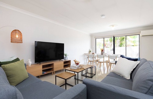Acacia Ridge Apartment | Smart Suites Self Check-in Apartments 6 Stockport