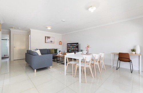 Acacia Ridge Apartment | Smart Suites Self Check-in Apartments - S Stockport