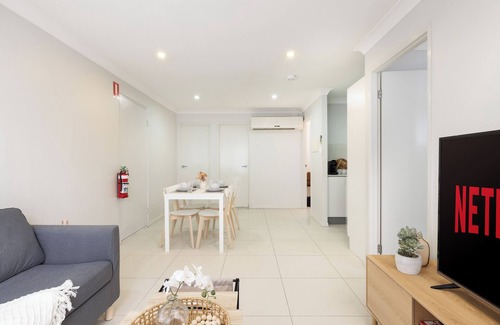 Rocklea Apartment | Smart Suites Self Check-in Apartments - 18 Darnley