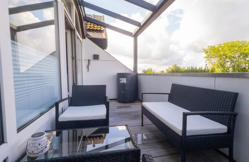 Bad Zwischenahn Apartment | SmartFewo: Domizil | Sauna | Balcony | Parking