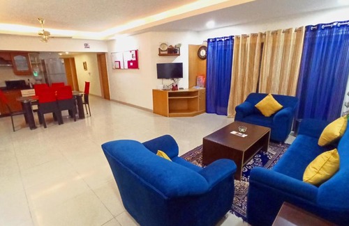 Shanthala Nagar House | SmartStay Long Stay Rooms in Luxury Apt - M G Road area
