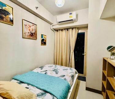 Pasay House | SMDC Coast Residences Booking unit- Ana D'arcy Staycation