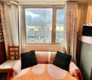 Pasay House | SMDC Coast Residences Booking unit- Ana D'arcy Staycation