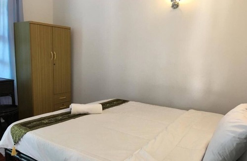 Siem Reap Bed & Breakfast | Smiley's Guesthouse : Double Room (Airconditioning & Hot Water)n