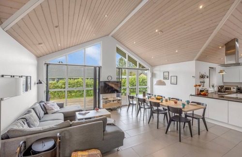 Hou House | "Smilla" - 1.1km from the sea by Interhome