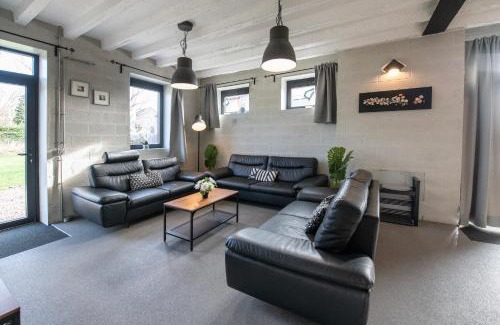 Heers House | Smishoeve "Huis van de Raaf"