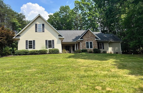 North Shore House | Smith Mountain Lake Area