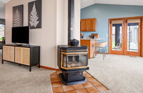 Traverse City House | Smokey Hollow Lake Front