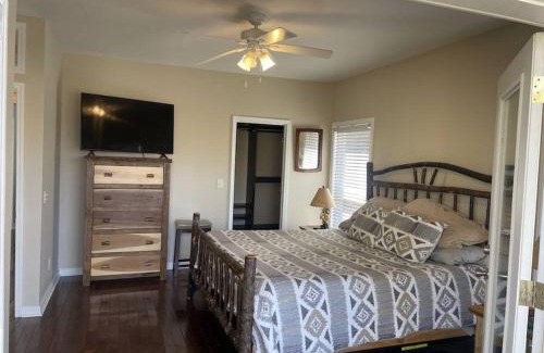 Whittier House | Smokey Mountain Getaway - new renovation - Mountain Views with Sunsets