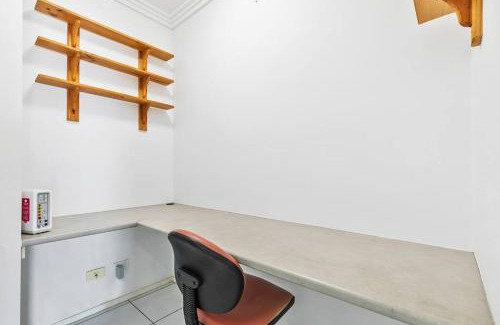 Bellara Apartment | Smooth Sailing -Modern 2 bedroom apartment!