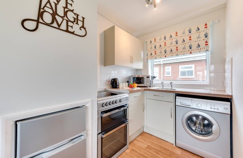 Walcott House | Smugglers Top - Two Bedroom House, Sleeps 5