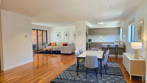 Springvale House | Snappy Springvale 3 Bed House