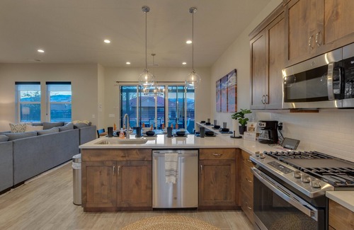Ivins House | Snow Canyon Oasis | Ocotillo 42 | Large Private Pool and Hot Tub, 2 Firepits, 2 PlayStations