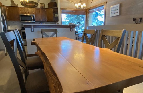 Elkhorn Condo | Snow Creek 1551 - Ski-in/Ski-out + Pool & Hot Tub