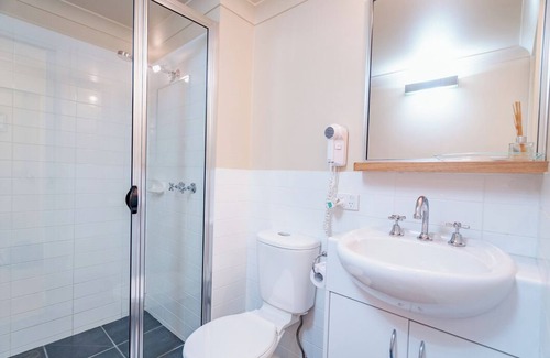 Hotham Heights House | Snow Escape Schnapps 1