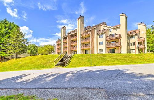 West Dover Apartment | Snow Mountain Condo Hot Tub and Shuttle to Resort
