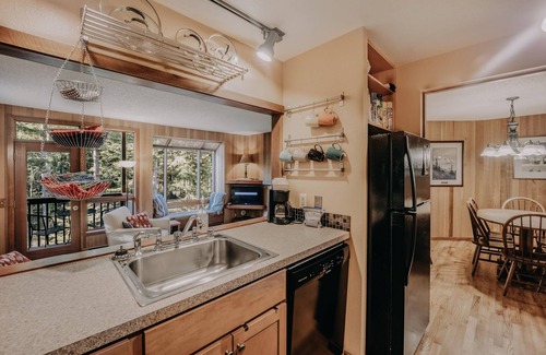 Glacier Condo | Snowater Condo #41 - A spacious condo with private sauna Wifi and a soaker tub