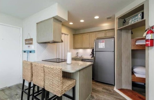 Corpus Christi House | Snowbirds Winter Texans Retired Couples Welcome! Heated Pool Hot Tub Gym