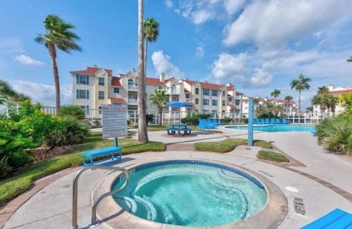 Corpus Christi House | Snowbirds Winter Texans Retired Couples Welcome! Heated Pool Hot Tub Gym