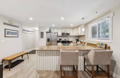 North Park City Apartment | Snowblaze Condo – Walk to Park City Mtn & Main St