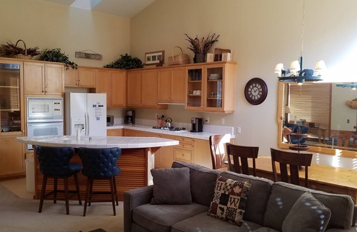 Mammoth Lakes Condo | Snowcreek Resort Vacation Rental #955