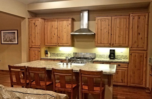 Mammoth Lakes Condo | Snowcreek Resort Vacation Rental #1135