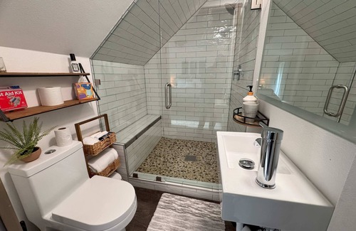 Leavenworth Hotel | Snowcreek Suite BnB - Fir - Hot Tub
