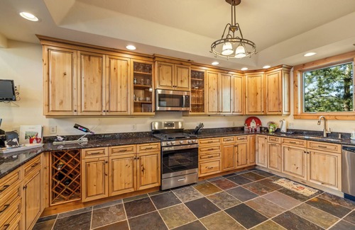 Steamboat Springs House | Snowflake Lodge ~ 4-bedroom home Minutes to the Slopes at Steamboat Ski Resort