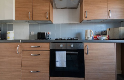 Shieldhall House | Snug Modern Home in Renfrew