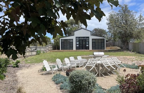 Sorrento House | Soak up Sorrento - “The Perfect Coastal Getaway!”