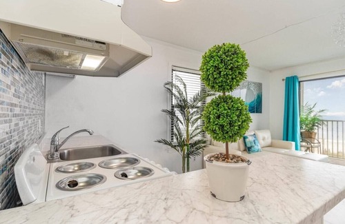 Myrtle Beach Condo | Soak Up the Sun In Style!