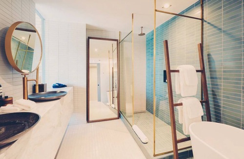 Bouldin Hotel | Soaking Tub & Balcony in South Congress Hotel Suite